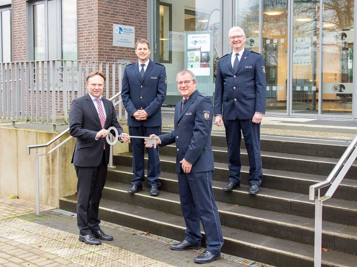 Schlüsselübergabe – Neuer Wachleiter bei der Borkener Polizei