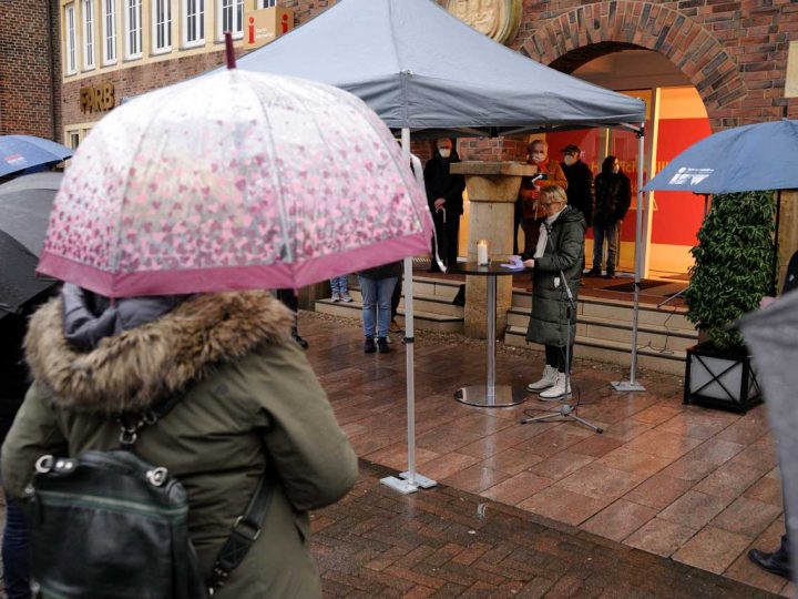 Ratsfraktionen gedenken der Corona-Opfer und erinnern an die Werte der Demokratie