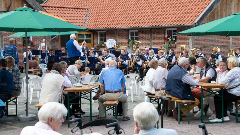 Musikkapelle Burlo lädt ein – „Abendklänge“ am Heimathaus