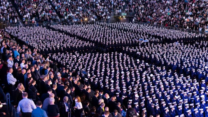 Polizei NRW – 2.770 Frauen und Männer legen bei zentraler Feier in Köln ihren Diensteid ab