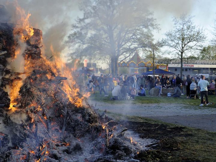 Osterfeuer 2022 in Burlo – Organisatoren freuten sich über rund 500 Gäste