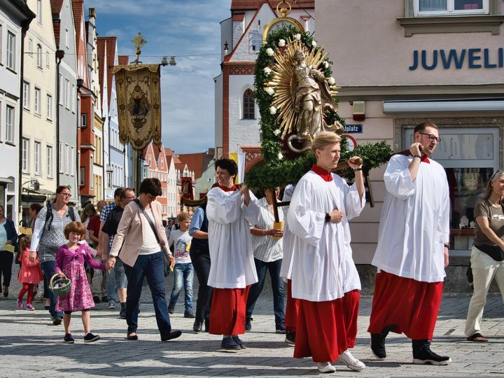St. Ludgerus Borken | Fahrrad- und Fußprozession zu Fronleichnam