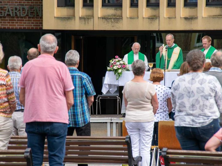 St. Ludgerus | Open-Air Familiengottesdienst mit anschließender Fahrzeugsegnung