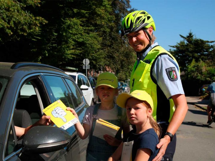 „Kreis Borken sieht gelb“ – Verkehrsaktion für sicheren Schulweg