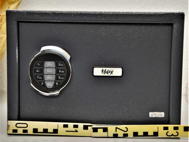 Tresor im Vorgarten aufgefunden – Eigentümer wird gesucht