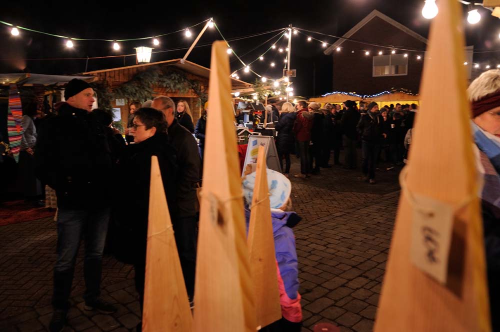 Weihnachtsmarkt Burlo – Erstmalig auf dem Gelände des Heimatvereins