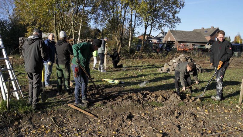 Pflanztag in Weseke – Gemeinschaftsaktion „Streuobstwiese“ schreitet voran