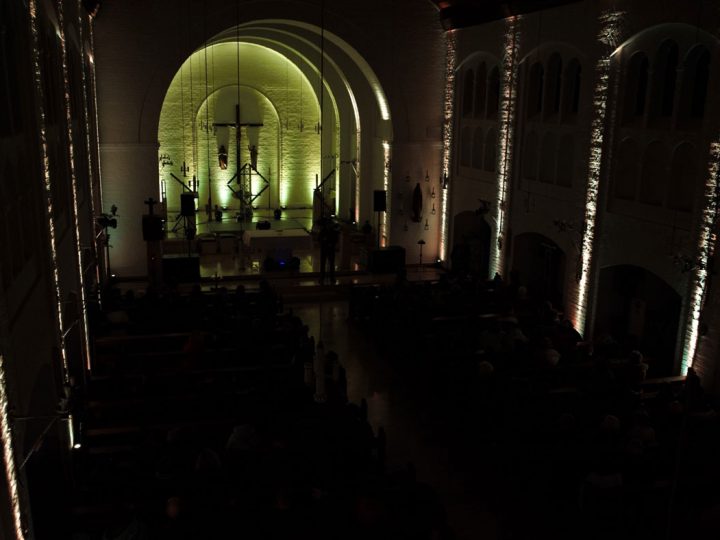 Discomesse | Heilig-Kreuz-Kirche in Bowi bis auf den letzten Platz besetzt (inkl. Video)