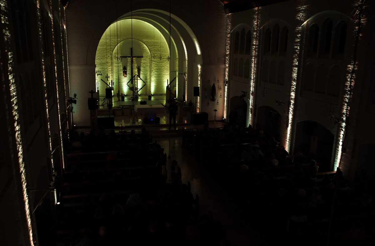 Discomesse | Heilig-Kreuz-Kirche in Bowi bis auf den letzten Platz besetzt (inkl. Video)