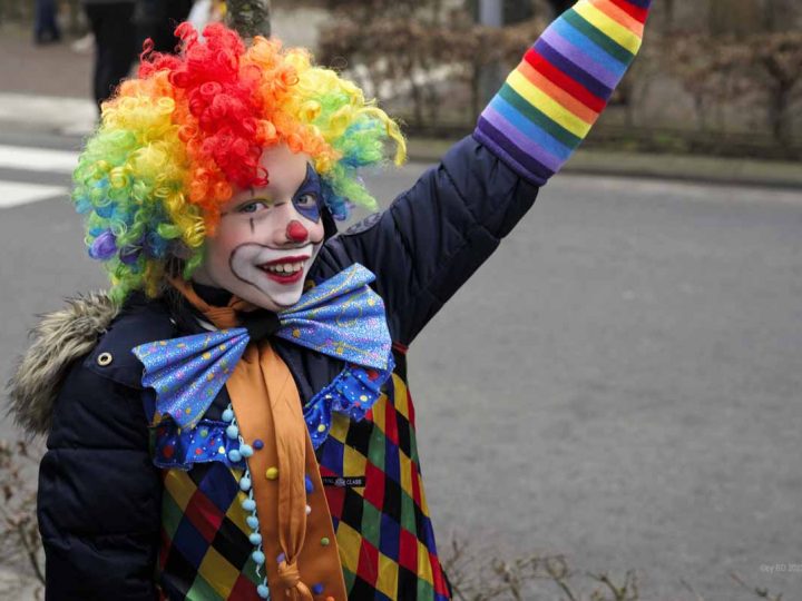 Die Jecken sind los – Weseke feiert ausgelassenen Straßenkarneval