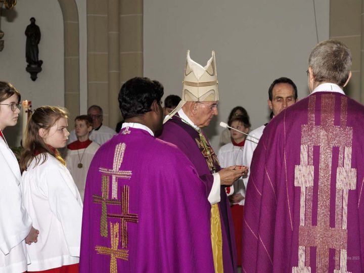 St. Ludgerus-Kirche in Weseke nach Sanierung nun offiziell der Gemeinde übergeben