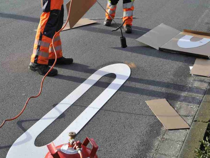 Aktuell Fahrbahn-Markierungsarbeiten K40 (Dunkerstraße) in Burlo