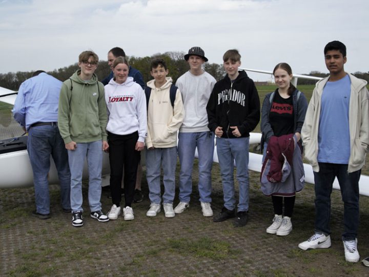 Segelflug-AG Gymnasium Mariengarden  – Schülerinnen und Schüler hoben ab