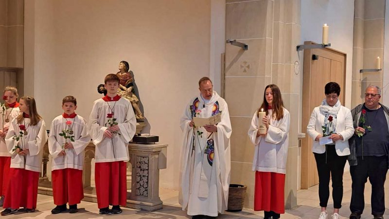 Prozession und Segnung der Maria-Magdalena-Kerze in der neu sanierten St.-Ludgerus-Kirche - Foto: privat