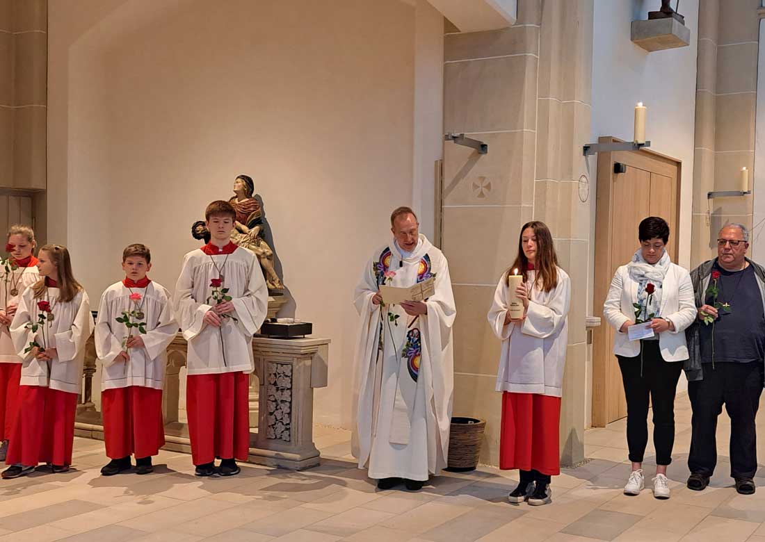 St. Ludgerus Borken – Apostelkerze im Rahmen eines besonders gestalteten Gottesdienstes gesegnet