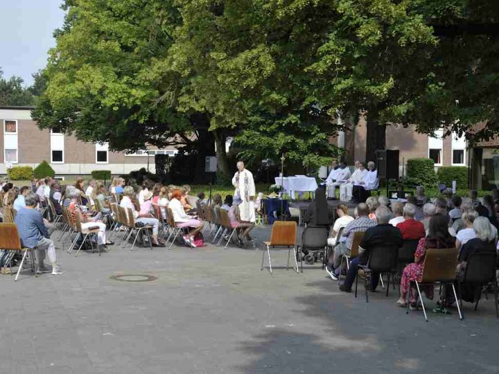 St. Ludgerus – Familiengottesdienst mit Fahrzeugsegnung