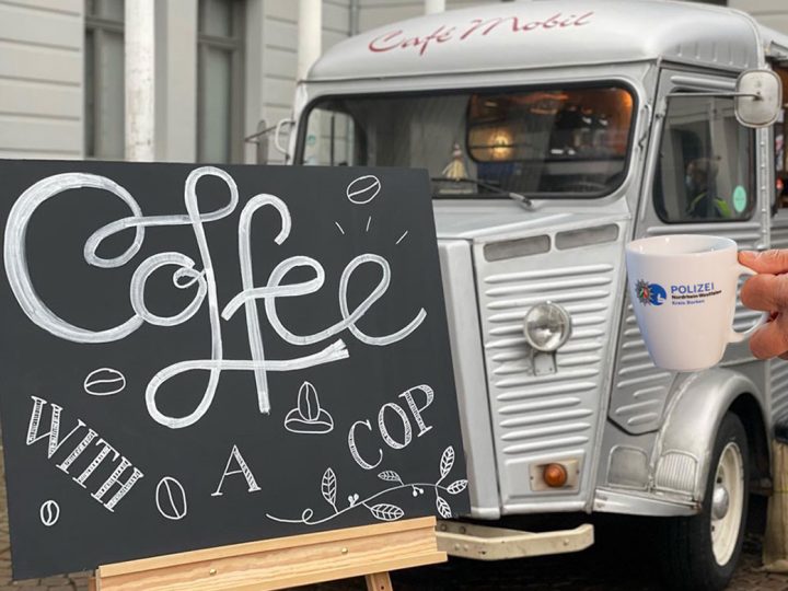 Latte Macchiato gefällig? Die Polizei gibt einen aus