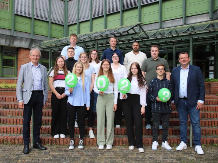 13 Auszubildende starten heute ihre Ausbildung beim Kreis Borken