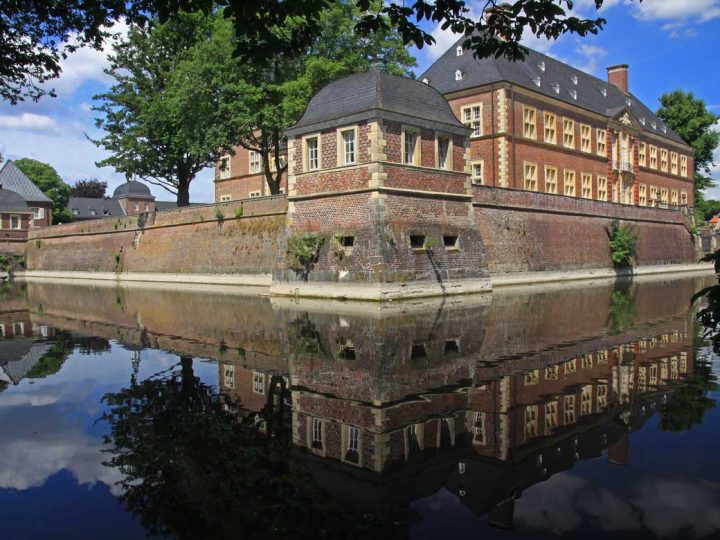 Auf zwei Rädern auf den Spuren der Denkmäler im Kreis Borken
