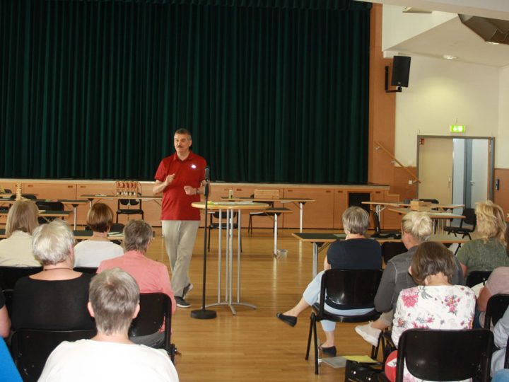 Demenz | „Farbe für die grauen Zellen“ durch ganzheitliches Gedächtnistraining