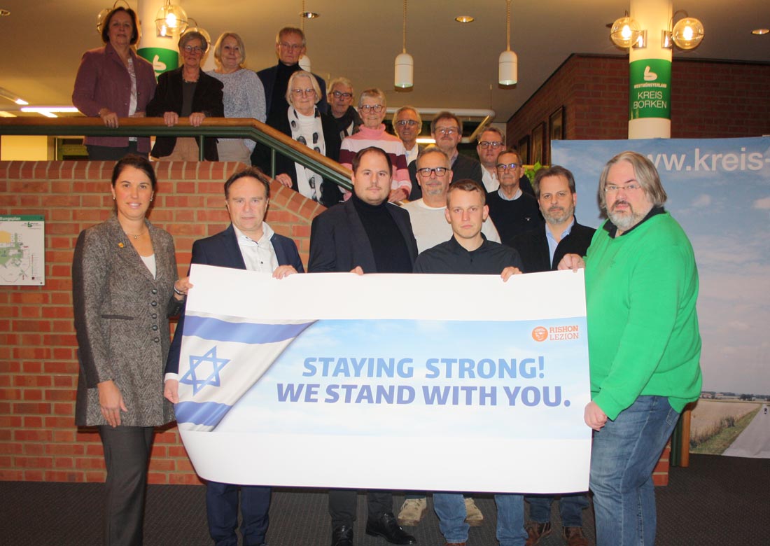 „Staying strong! We stand with you." – Landrat Dr. Kai Zwicker und die Mitglieder des Borkener Kreisausschusses bekunden ihre Solidarität mit Israel. Dazu will sich der Kreis an der Unterstützungsaktion der Stadt Münster für deren israelische Partnerstadt Rishon LeZion beteiligen.