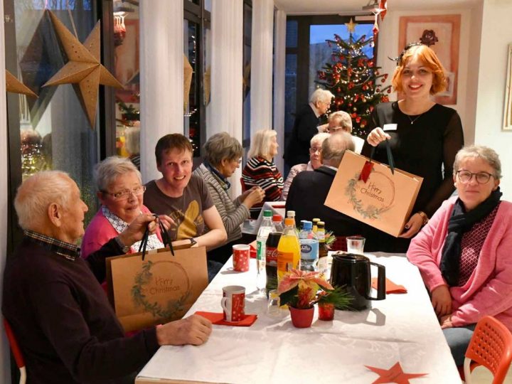 Weihnachtsfeier im Burloer „Haus Rosengarten“ in festlichem Rahmen