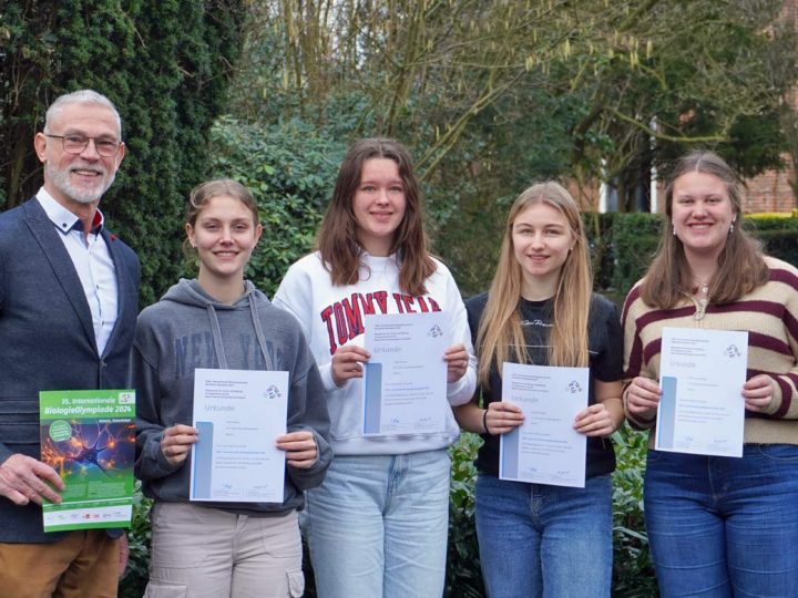 Erfolgreiche Biologie-Olympionikinnen am Gymnasium Mariengarden