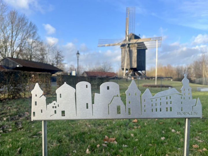 „Borken Aufsteller“ aus Edelstahl wird in Weseke gefertigt