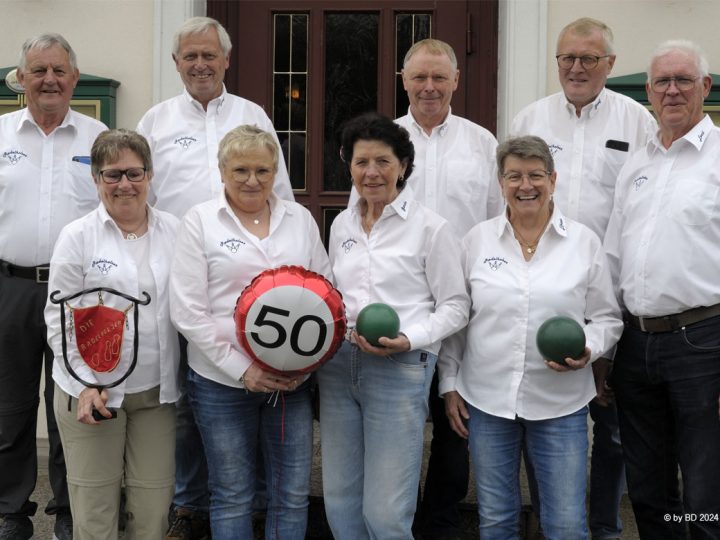 Jubiläum für die „Radelholzer“ – 50 Jahre Kegeln im Burloer Gasthaus Reemann