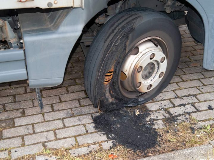 Nicht der erste Fall – Brand eines LKW-Reifens in Burlo – Nun ermittelt der Staatsschutz