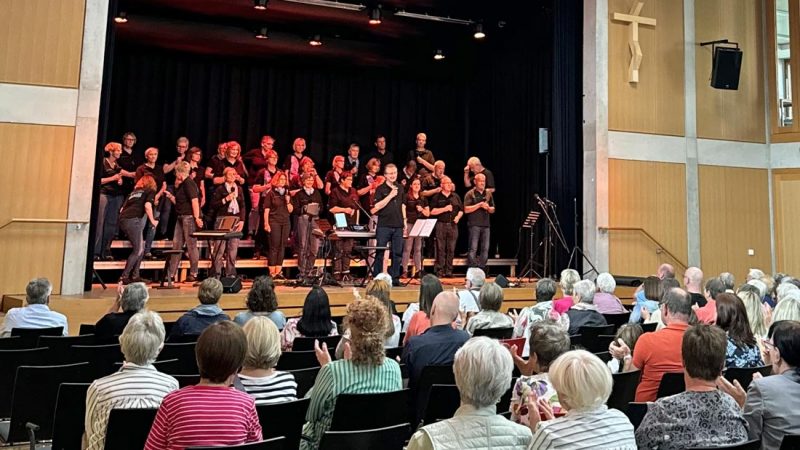Nice2Hear – Chor aus Ramsdorf lockte gut 110 Gäste ins Forum Mariengarden