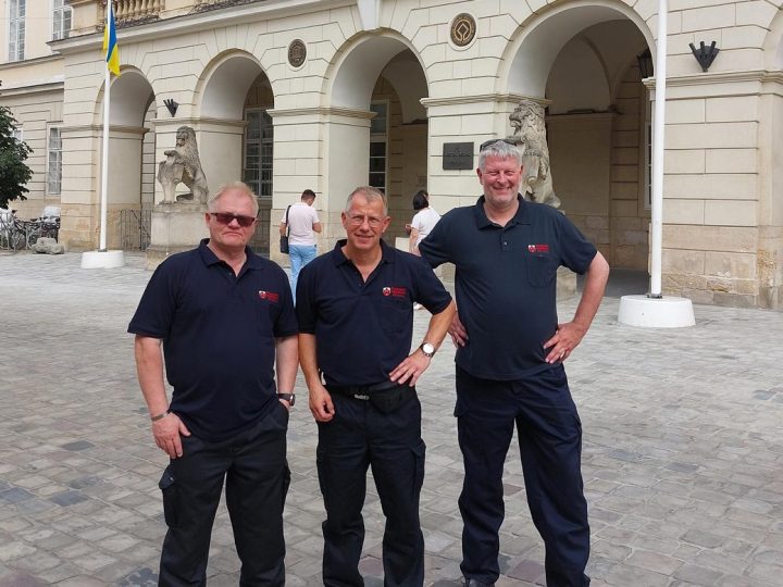 Drei Feuerwehrleute vom Löschzug Borken bringen Spenden in die Ukraine