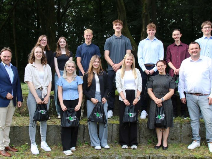 13 Auszubildende starten heute (01.08.2024) ihre Ausbildung beim Kreis Borken