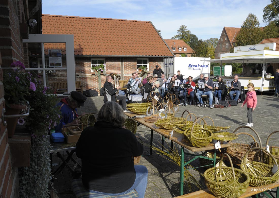 Heimatverein Burlo-Borkenwirthe hatte zum Erntedankfest eingeladen