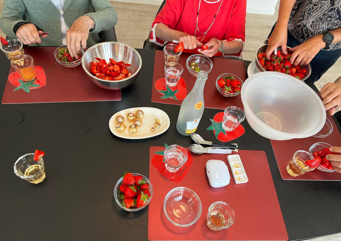 Erdbeerwoche in der Burloer Tagespflege „Wohnfit“ fand großen Anklang