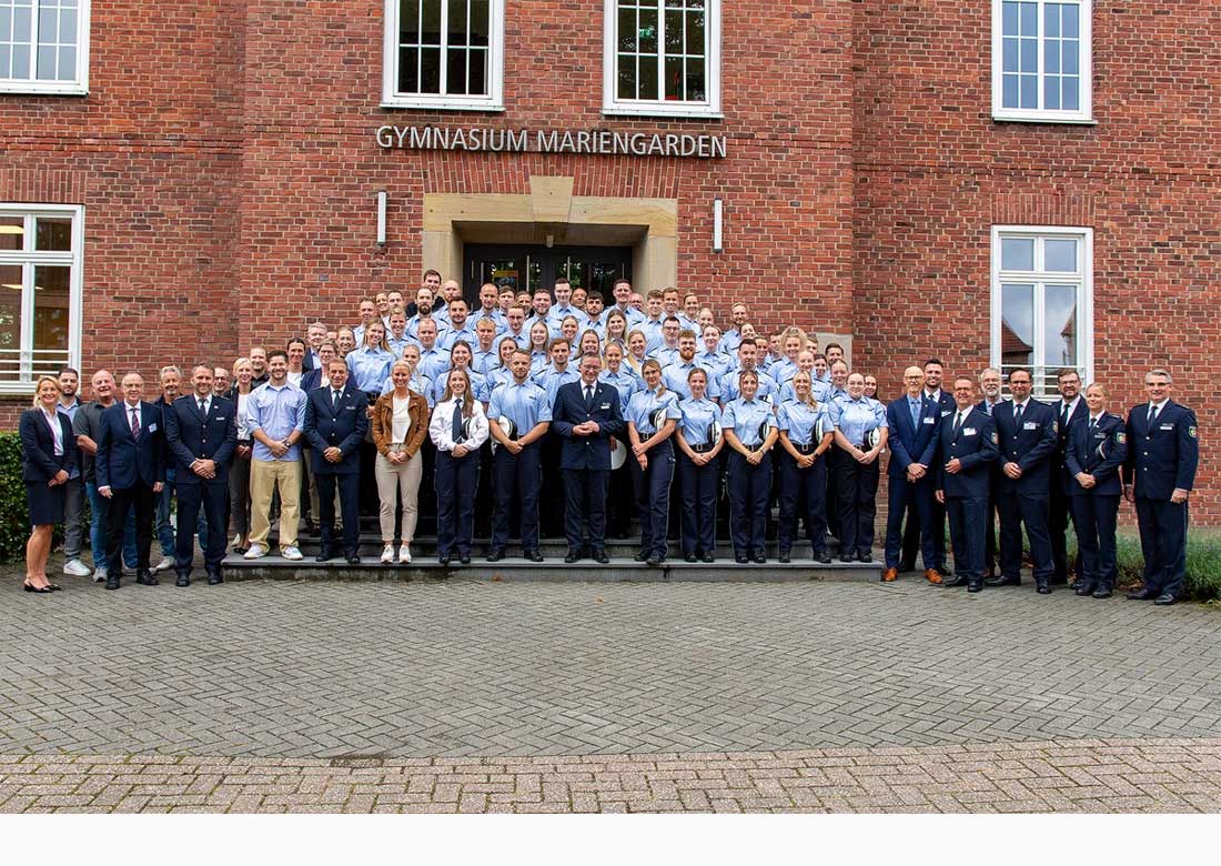 Kreis Borken – 59 neue Polizeibeamtinnen und Polizeibeamte im Burloer Forum Mariengarden begrüßt