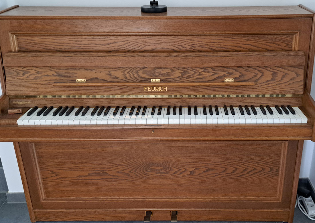 Klavier Feurich 118