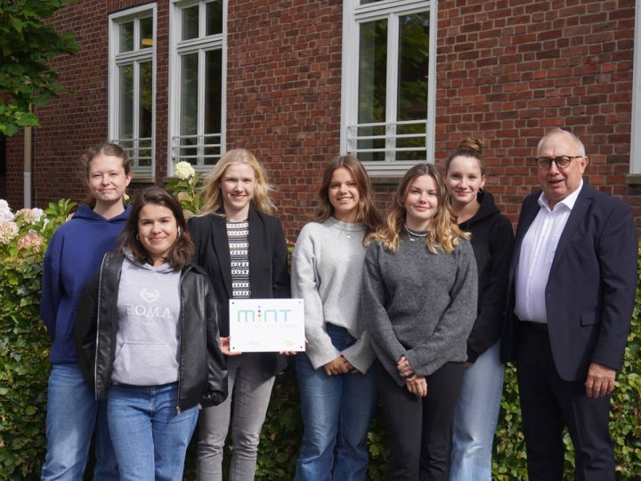 Gymnasium Mariengarden als „MINT-freundliche Schule“ ausgezeichnet
