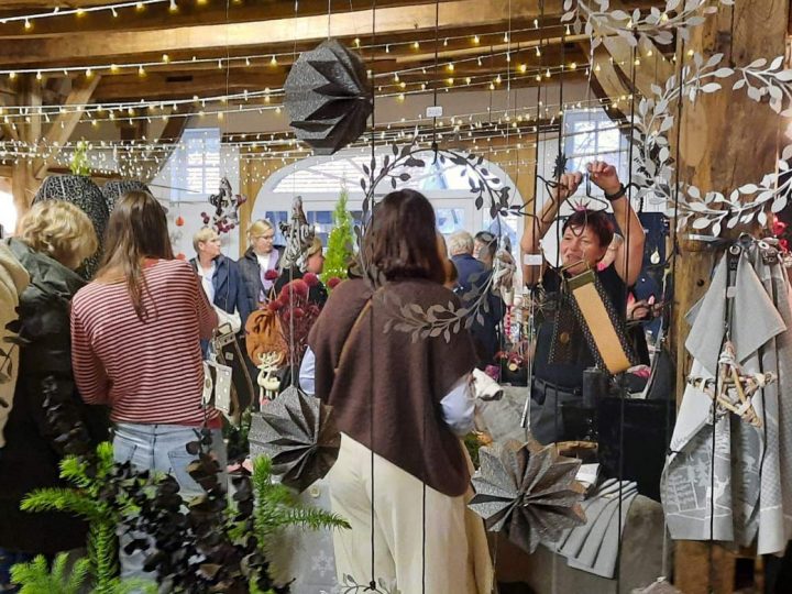 Adventsmarkt im Heimathaus Burlo – Viele Besucher genießen vorweihnachtliches Ambiente