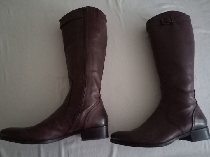 Verkaufe sehr gut erhaltene Lederstiefel Größe 40