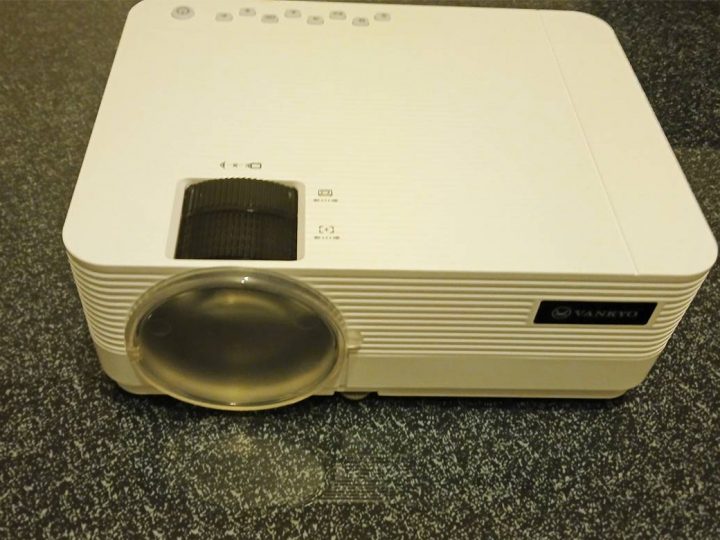 Verkaufe gut erhaltenen Wi Fi BEAMER (5000 Lumen)