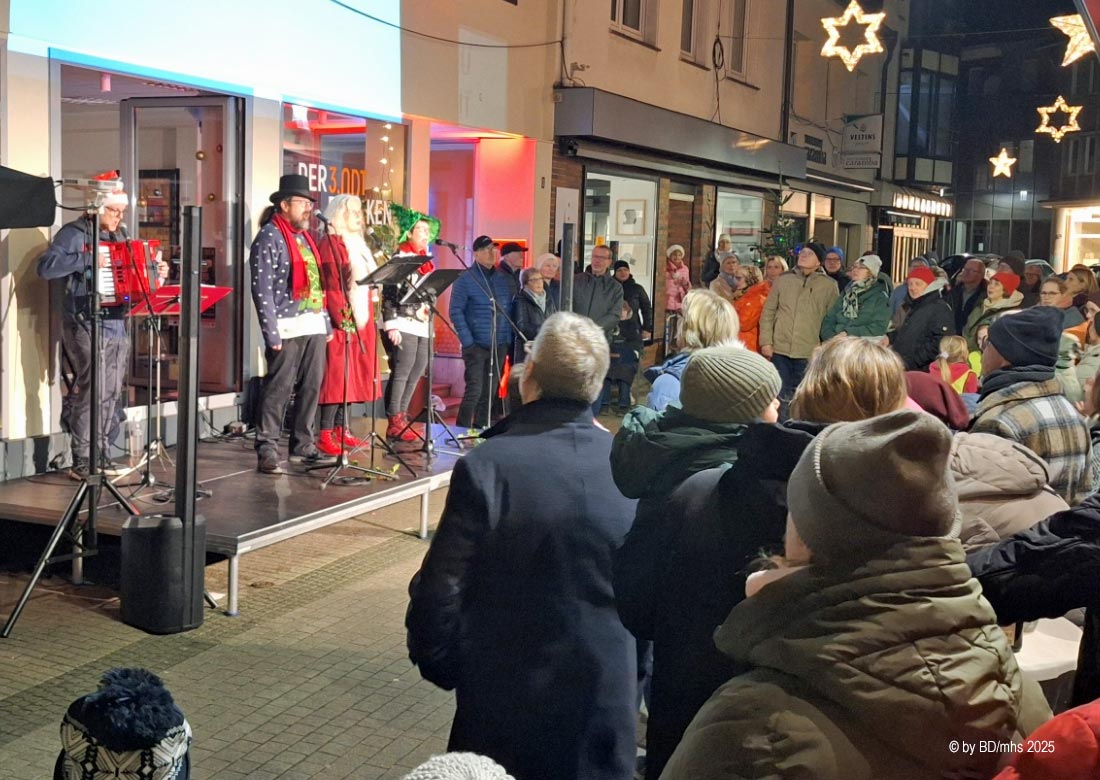 Schöne, vorweihnachtliche Stimmung vor dem Borkener 3ECK - Foto: BD/mhs 2025