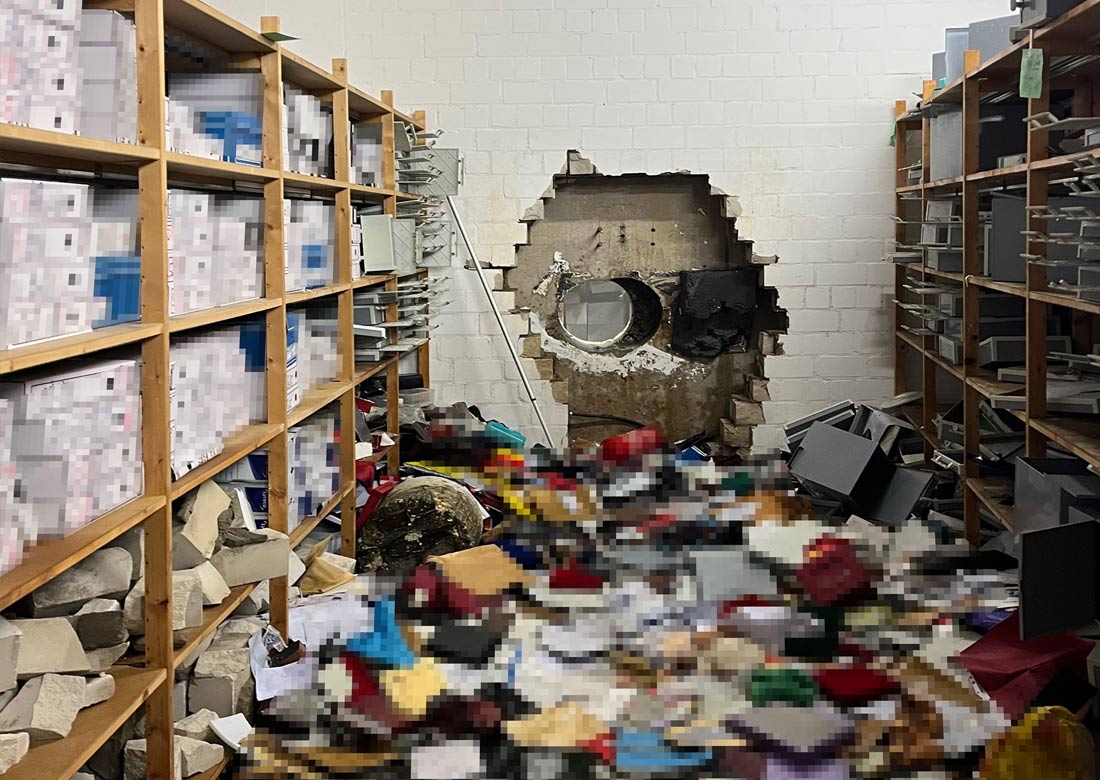 FAHNDUNG – Polizei NRW fahndet mit Fotos nach Gelsenkirchener Tresorknackern