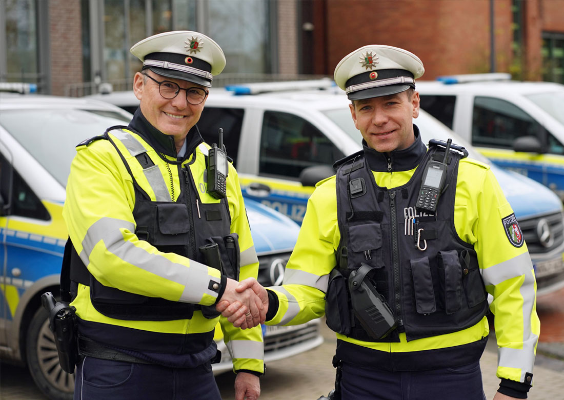 Amtsgeschäfte übergeben: Holger Szeglat (links) und Michael Büning - Foto: Polizei Borken