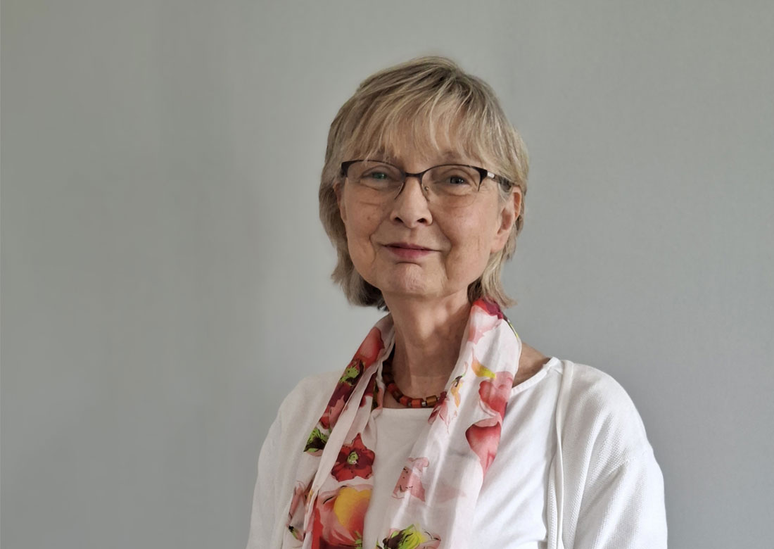 Frauenreferentin Heike Bergmann lädt seit 2023 regelmäßig zu den Wanderungen für die Seele ein. Foto: Raffler/Kirchenkreis