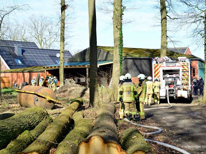 Weseke – Bauteile einer Photovoltaik-Anlage in Brand geraten