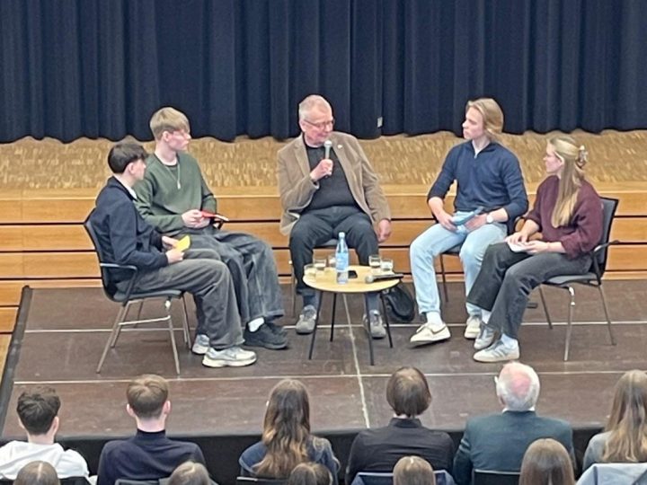 „Demokratie ist kein Zuschauersport“ – Ruprecht Polenz zu Besuch in Mariengarden