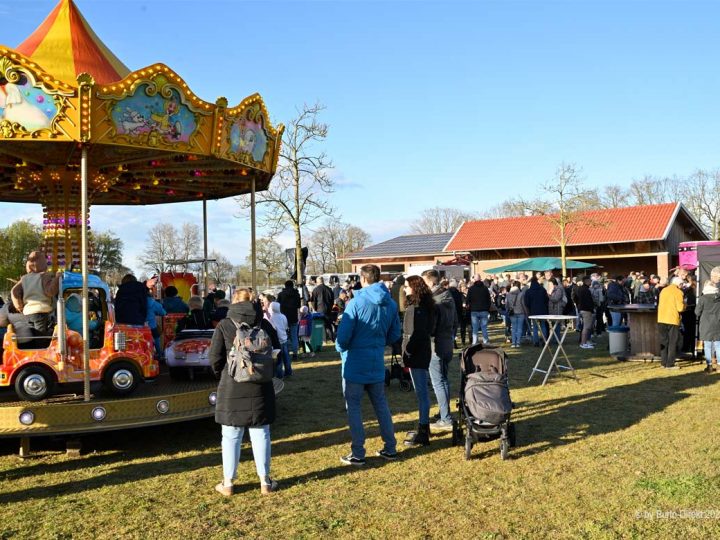 Burloer Osterfeuer erwies sich einmal mehr als gut besuchter Treffpunkt für Groß und Klein