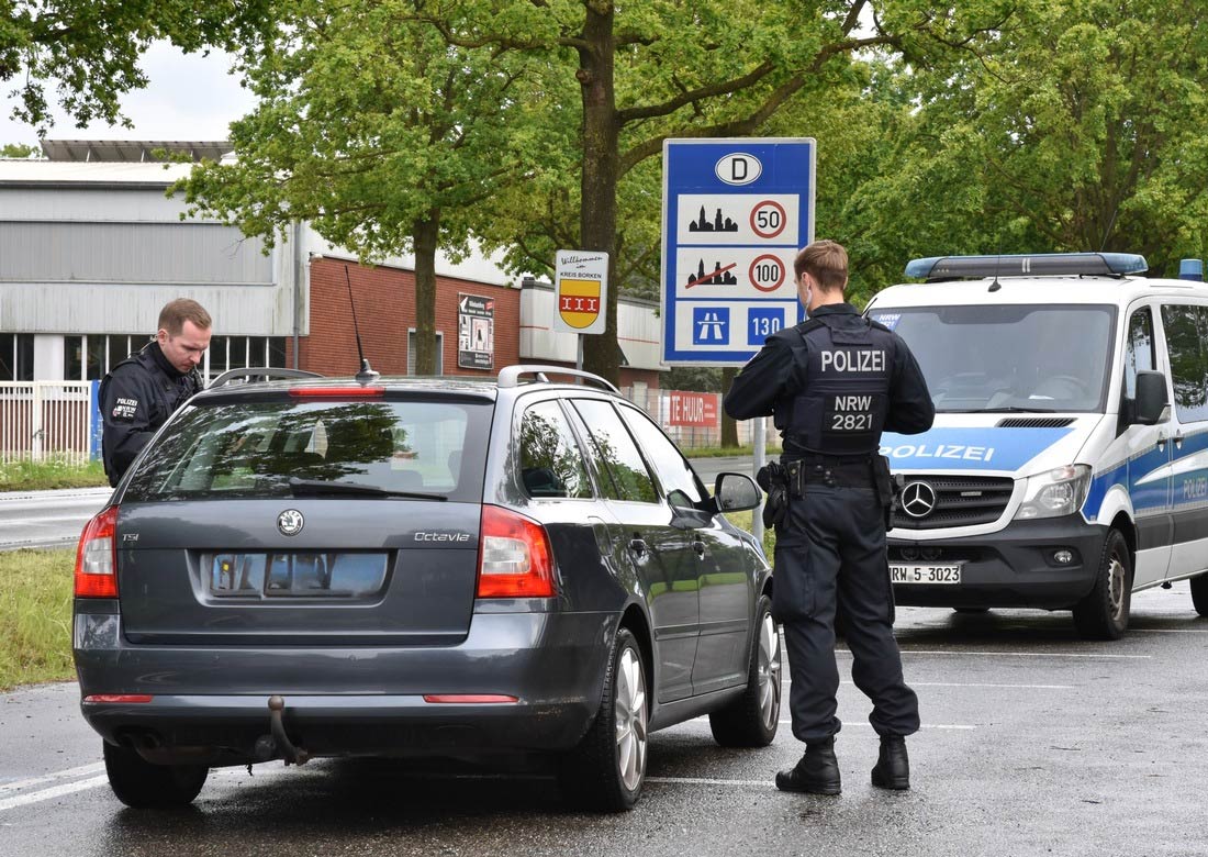 Ins Visier der Polizei gerieten nicht nur Fahrradfahrer. Auch Kraftfahrzeugführer wurden von den Einsatzkräften heraus gewunken und kontrolliert - Foto: Polizei