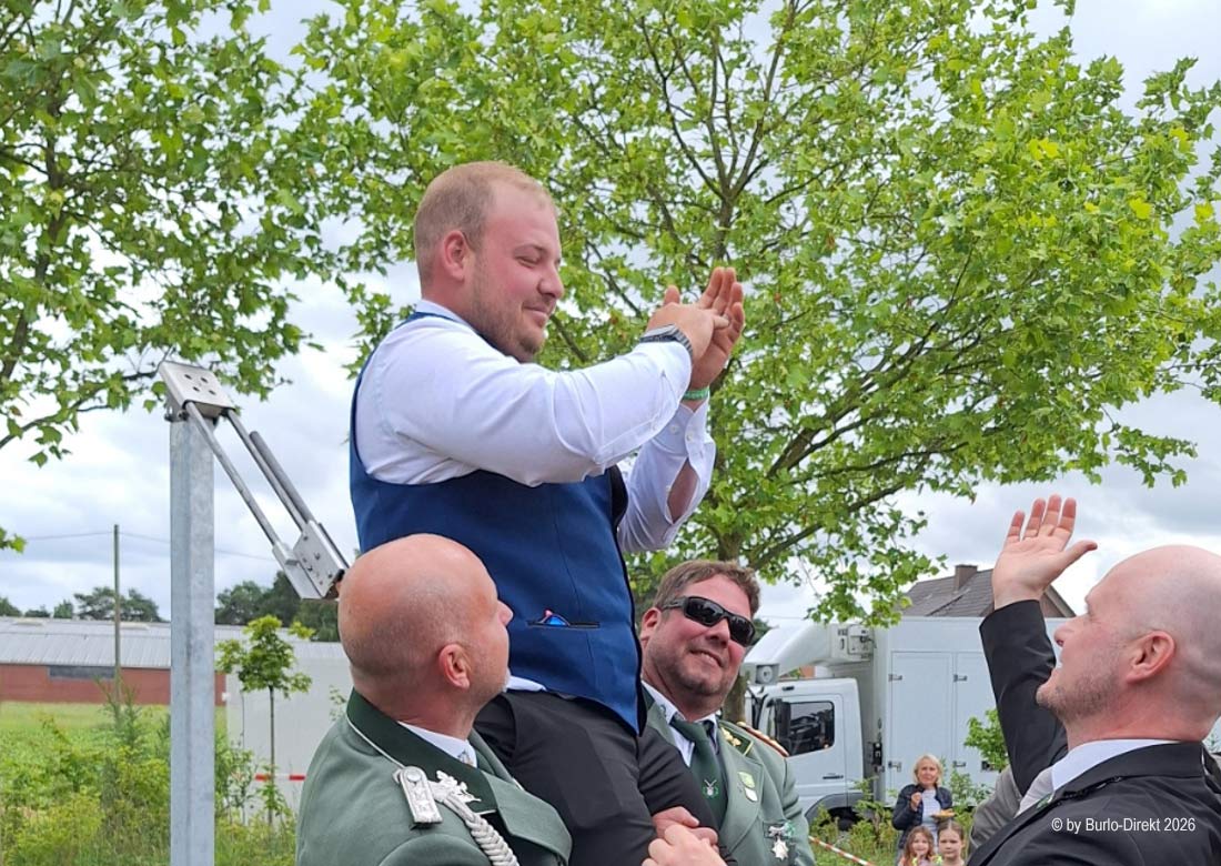 Jannik Feldhaus schießt in Burlo nach langem Zweikampf den Vogel ab (Fotostrecke)